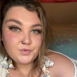 Meet your Posher, Hailey